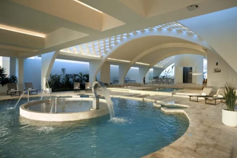 50-Minute Hydrotherapy + Day Pass