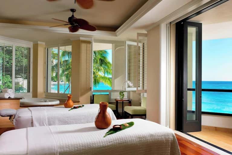 50-Minute Customized Facial Treatment + Spa Access