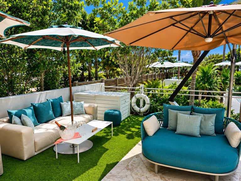 Andaz Signature Lounge Experience