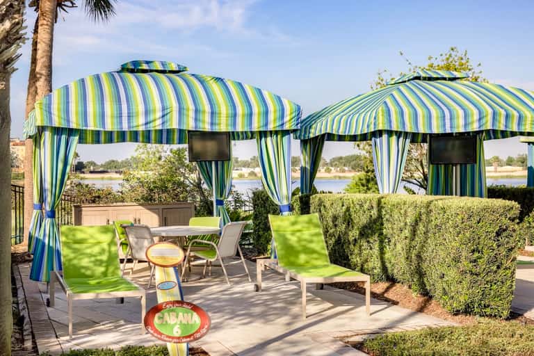 Cabana Privada Premium en la Piscina de West Village