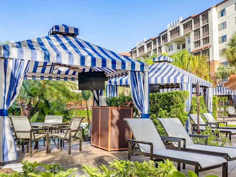 River Island Cabana Privada Premium en la Piscina