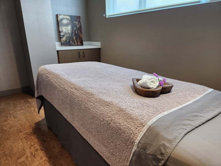 60-Minute Gemstone Facial
