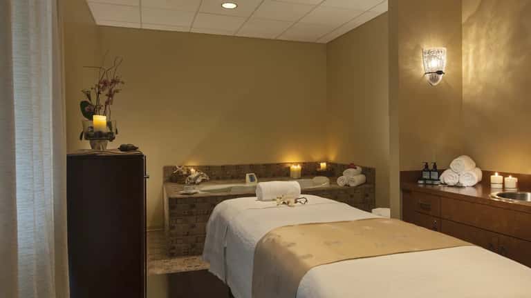 Especial de septiembre: HydraFacial de 50 minutos + Acceso a la piscina