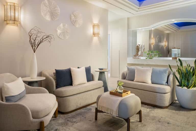 Fall Special: 75-Minute Manicure & Pedicure + Spa Pool Access