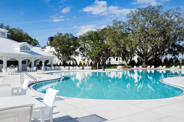 Massagem Signature Calluna de 50 Minutos + Acesso à Piscina
