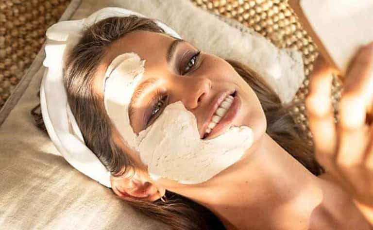 50-Minute Custom Holistic Facial + Pool Access