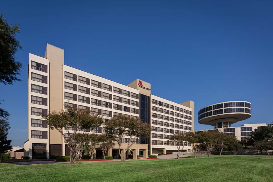 Marriott hotel with curved architecture and sculptural tower element