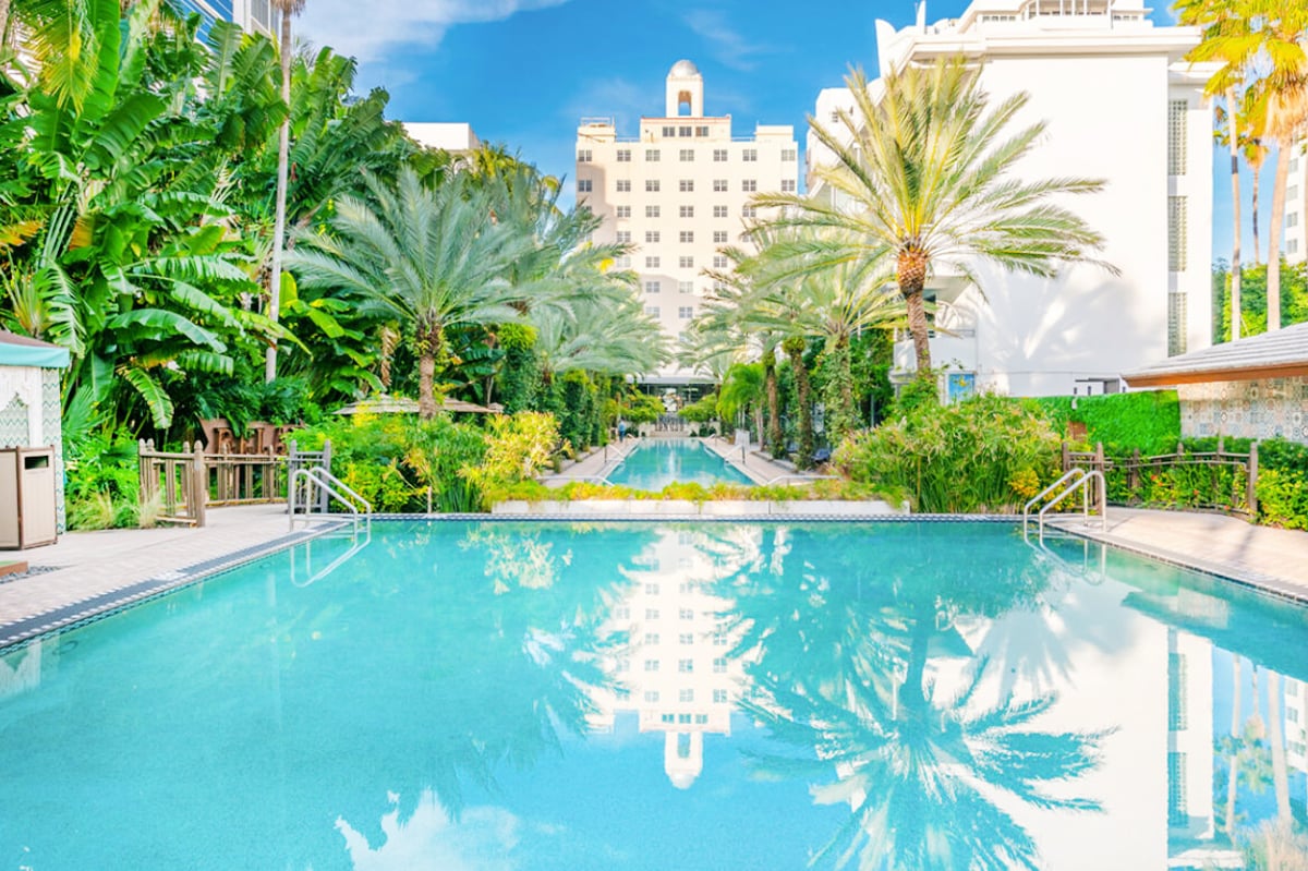 The infinity-edge pool at National Hotel Miami Beach on Collins Avenue