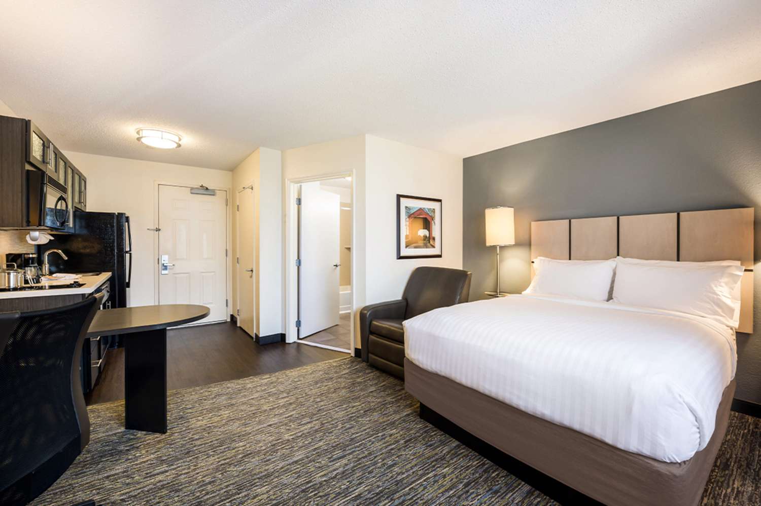 Sonesta Simply Suites Arlington