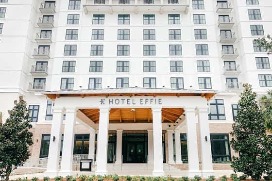 Ara Rooftop Pool & Lounge at Hotel Effie Sandestin