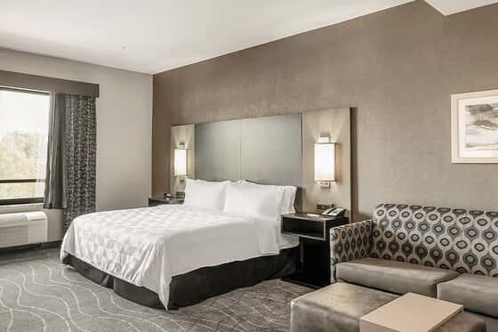 Holiday Inn & Suites Silicon Valley - Milpitas, an IHG Hotel