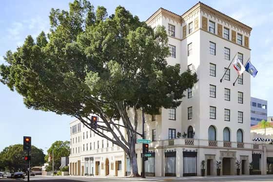 Pasadena Hotel & Pool