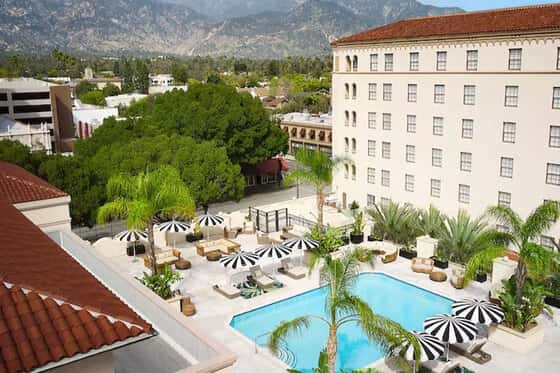 Pasadena Hotel & Pool