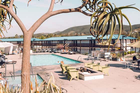 Lakehouse Resort
