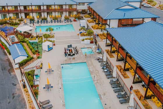 Lakehouse Resort