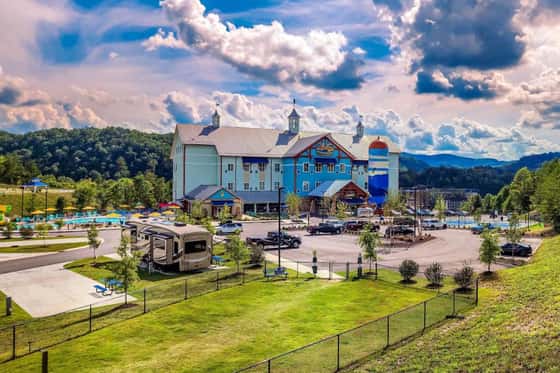 Camp Margaritaville RV Resort & Lodge - Pigeon Forge