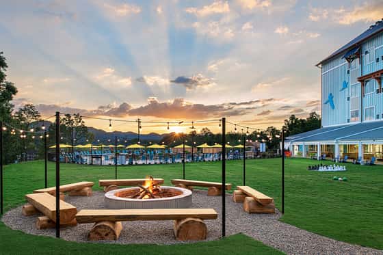 Camp Margaritaville RV Resort & Lodge - Pigeon Forge