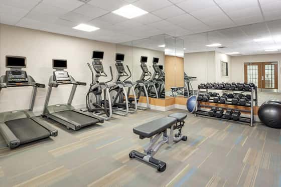 Holiday Inn Express & Suites Long Island-East End
