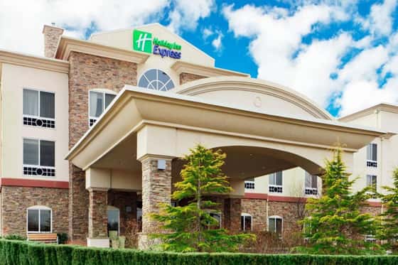 Holiday Inn Express & Suites Long Island-East End