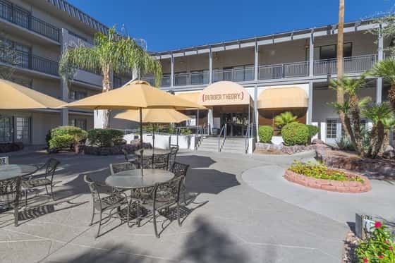 Holiday Inn & Suites Phoenix Airport North