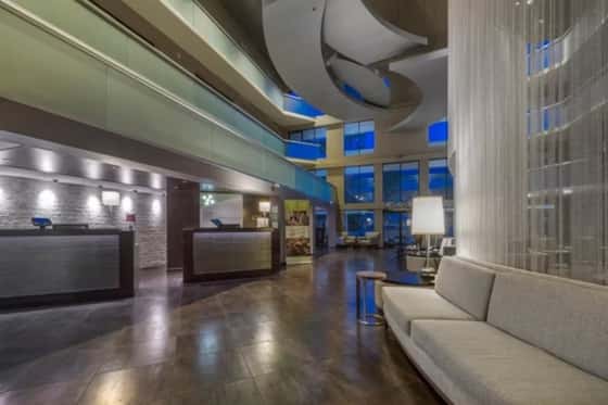 Holiday Inn & Suites Phoenix Airport North