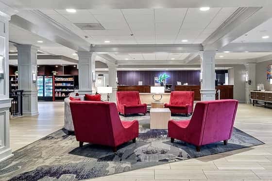 Holiday Inn Chicago NW Crystal Lake