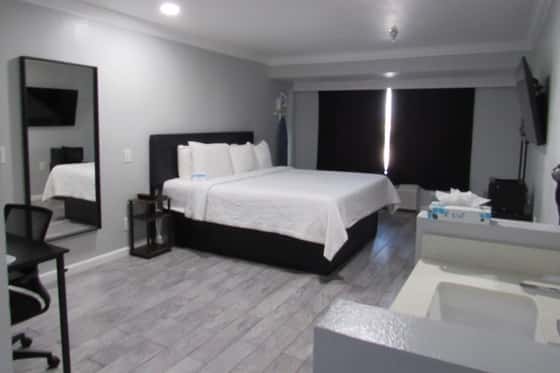 Capri Suites Anaheim