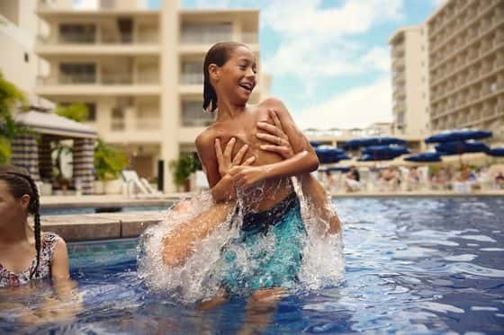 OUTRIGGER Reef Waikiki Beach Resort