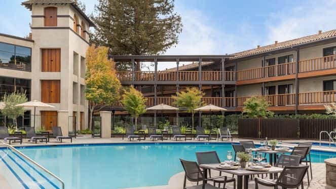 Casa Mani Resort Napa Valley, Curio Collection by Hilton
