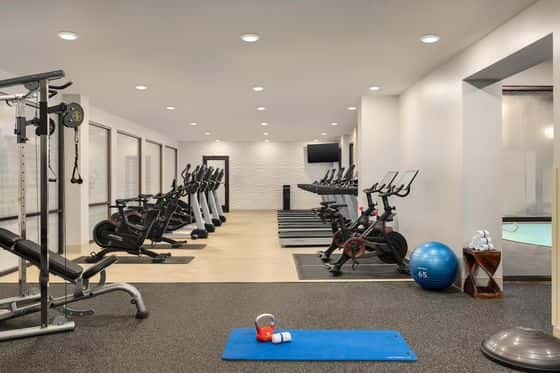 DoubleTree by Hilton Pittsburgh - Green Tree