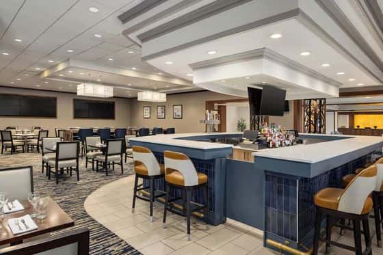 DoubleTree by Hilton Pittsburgh - Green Tree