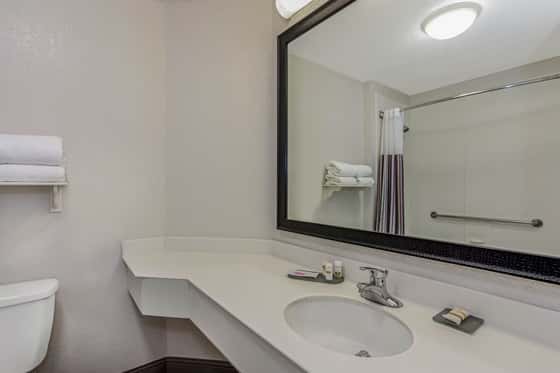 La Quinta Inn & Suites by Wyndham Orlando Airport