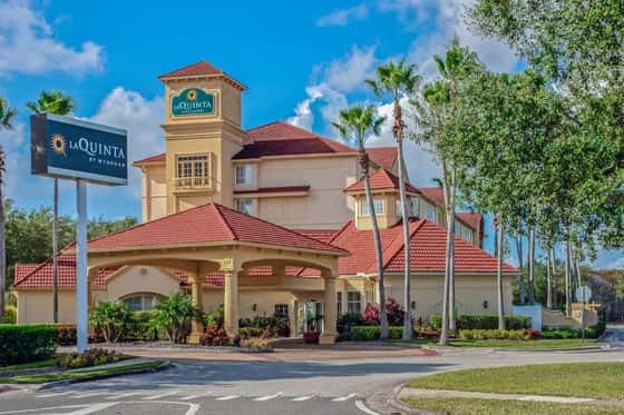 La Quinta Inn & Suites by Wyndham Orlando Airport