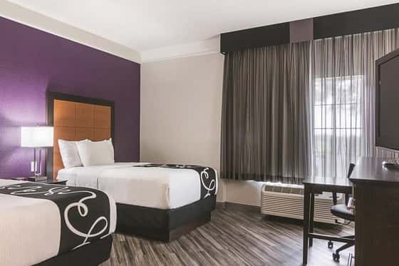 La Quinta Inn & Suites by Wyndham Orlando Airport