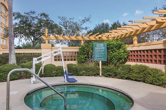 La Quinta Inn & Suites by Wyndham Orlando Airport