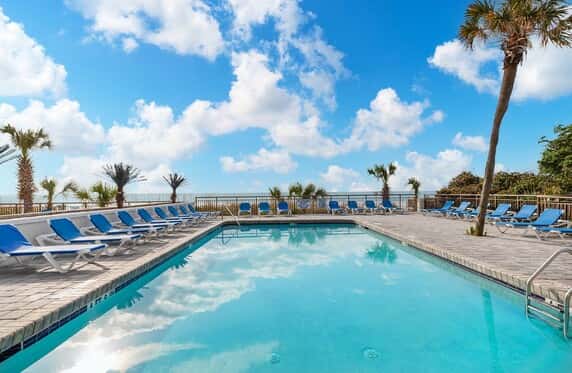 Captain's Quarters Resort