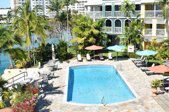 Pelican Bay Hotel 