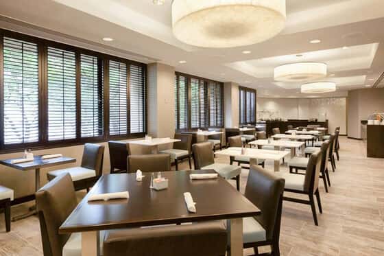 DoubleTree by Hilton Hotel & Suites Houston by the Galleria