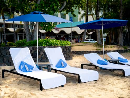 Queen’s Arbor Beach Lounge Rentals