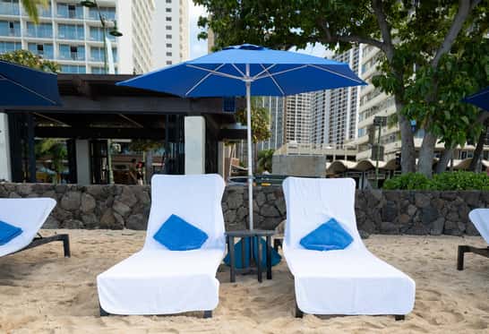 Queen’s Arbor Beach Lounge Rentals