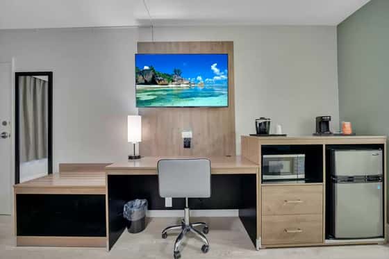 Quality Inn & Suites Airport/Cruise Port Hollywood