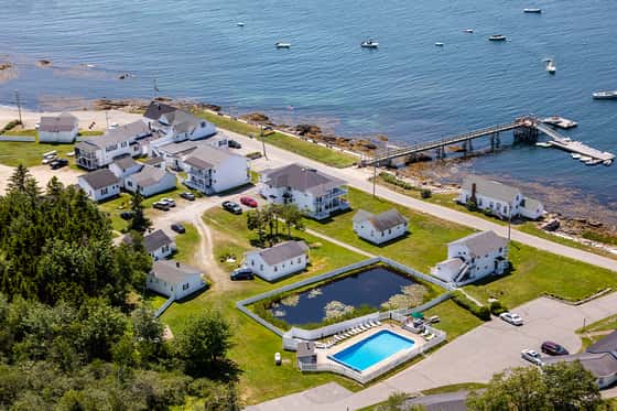 Bluebird Ocean Point Inn