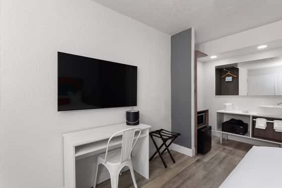 Travelodge by Wyndham Orlando Lake Buena Vista South