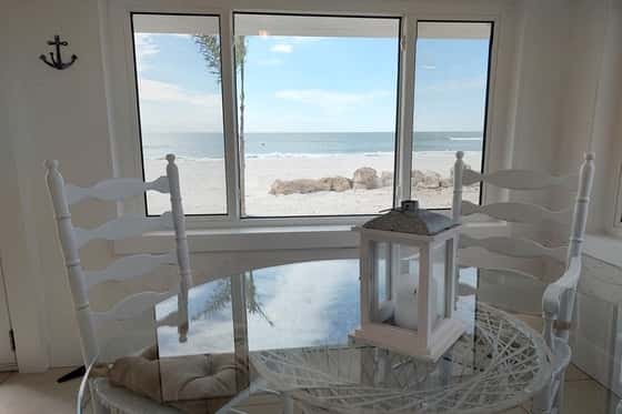 Bungalow Beach Resort