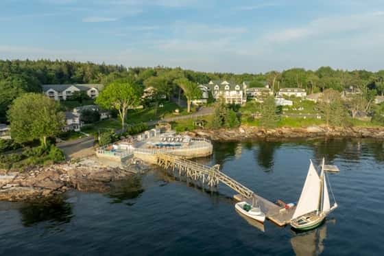 Spruce Point Inn Resort & Spa