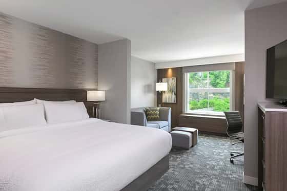 Courtyard by Marriott Edgewater NYC Area