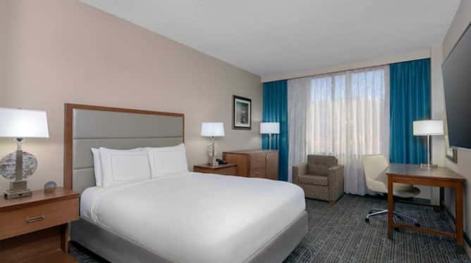 DoubleTree by Hilton West Palm Beach Airport