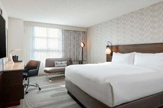 Renaissance Los Angeles Airport Hotel