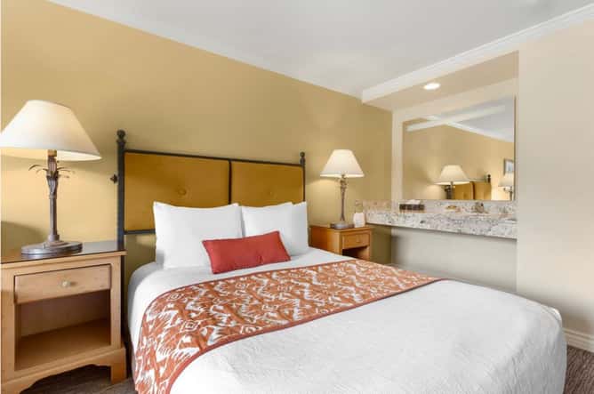 Best Western Plus Arroyo Roble Hotel & Creekside Villas