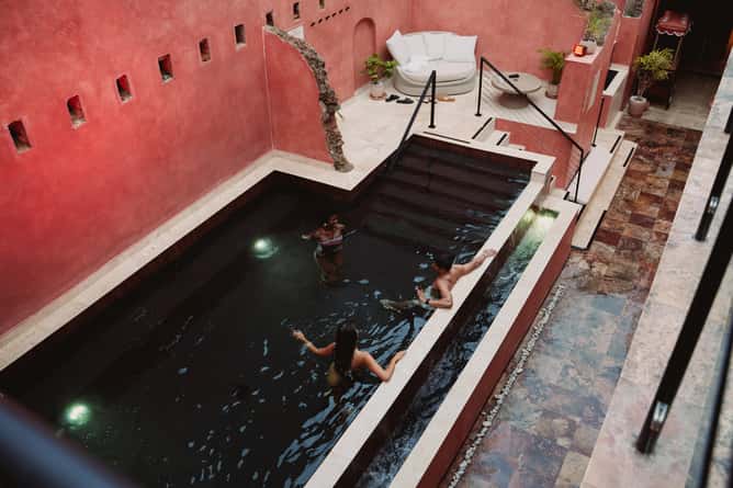 Las Ruinas Bathhouse and Gym